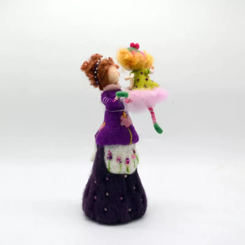 Needle Felted Mom and Child Doll 01